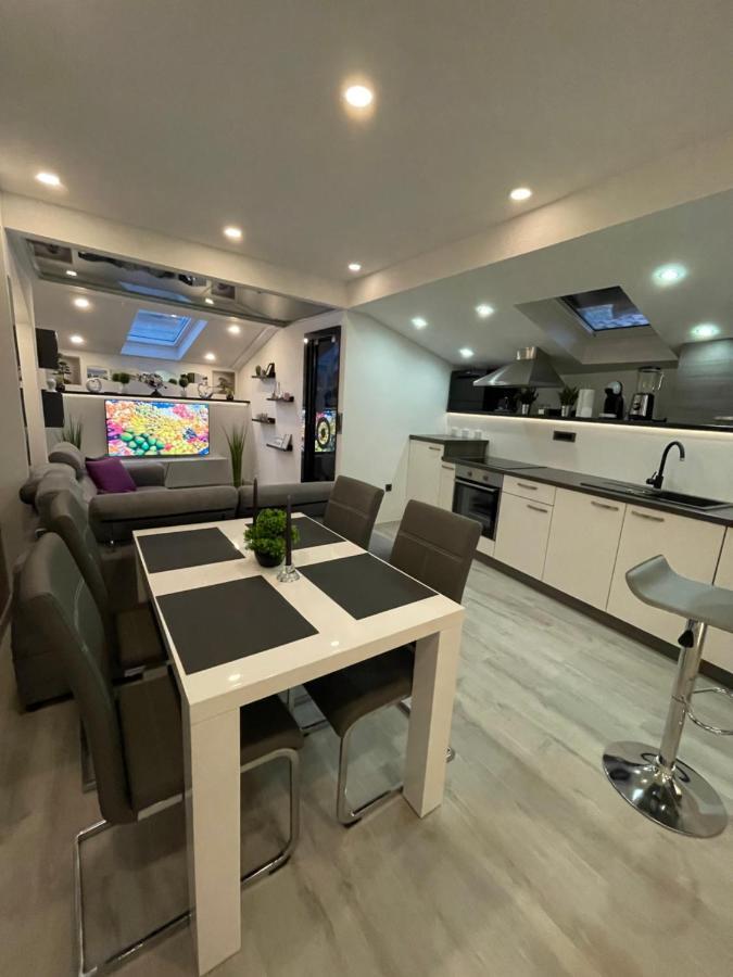 Star Apartment Пиран Экстерьер фото