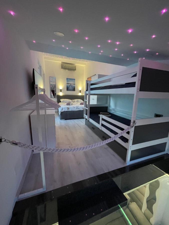 Star Apartment Пиран Экстерьер фото